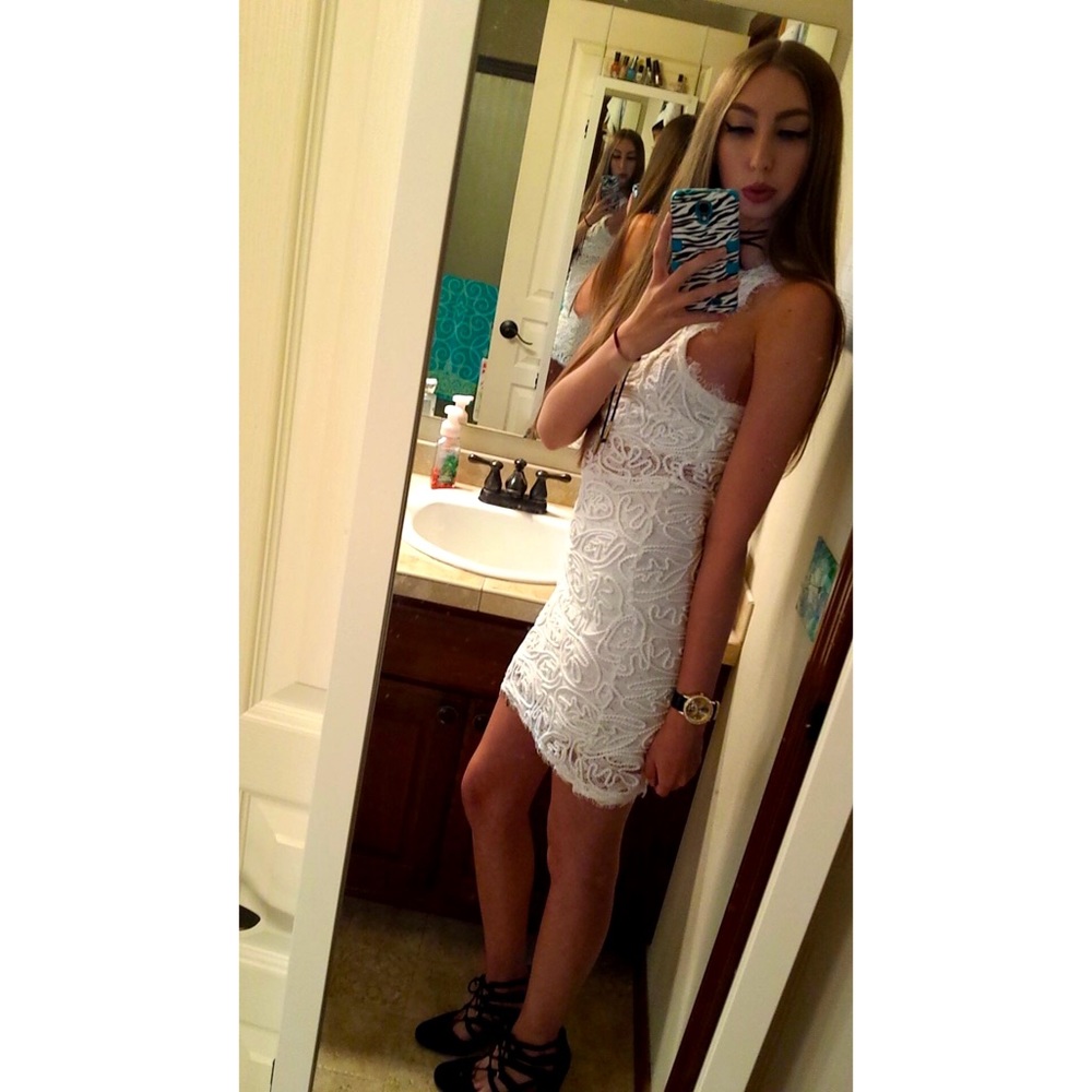 White Lace Bodycon Dress 🤍👗